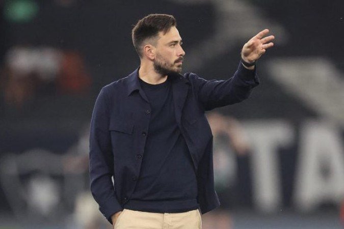 TÉCNICO: DAVIDE ANCELOTTI - Colocou o que tinha de melhor, sem inventar. Mexeu certo ao tirar Cuiabano, pendurado, no segundo tempo. O Botafogo controlou o Bahia durante boa parte do embate e fez por merecer estar no G4 nesta rodada. Bom trabalho, Mister! - NOTA: 7,0 - Foto: Vitor Silva/Botafogo 