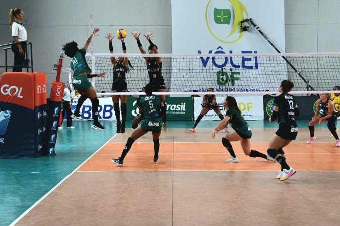 O Brasília Vôlei viajou para os últimos testes, em Belo Horizonte, no Campeonato Mineiro, antes da estreia na Superliga Feminina - (crédito: Rogério Guerreiro/Brasília Vôlei) O Brasília Vôlei viajou para os últimos testes, em Belo Horizonte, no Campeonato Mineiro, antes da estreia na Superliga Feminina - (crédito: Rogério Guerreiro/Brasília Vôlei)