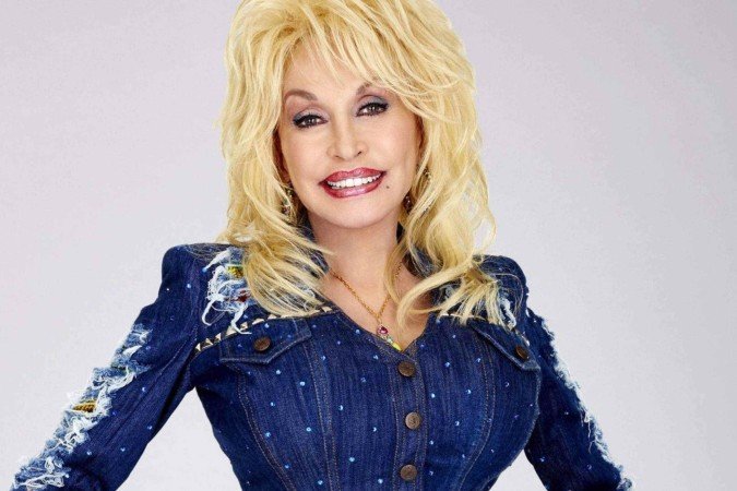 Dolly Parton esclarece ausência no Governors Awards 2025 -  (crédito: TMJBrazil)