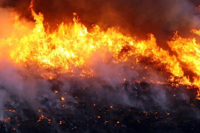 Incêndio atinge a Chapada dos Veadeiros desdeo último domingo (28/9) - (crédito: Roberto V iana/Agecom) Incêndio atinge a Chapada dos Veadeiros desdeo último domingo (28/9) - (crédito: Roberto V iana/Agecom)