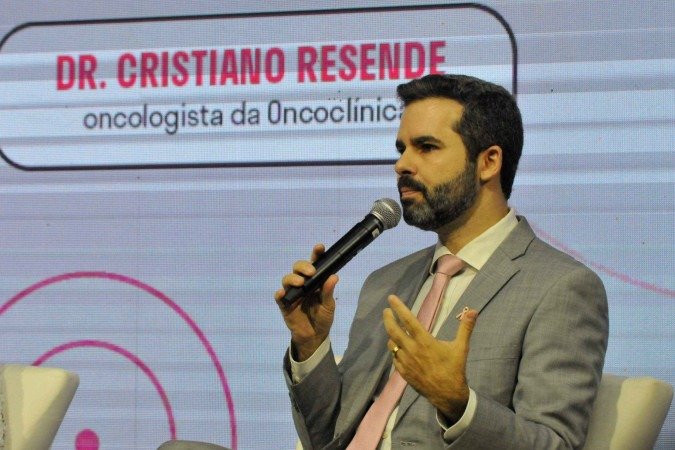  O oncologista Cristiano Resende, da Oncoclínicas destacou a relevância  de orientar as mulheres sobre os cuidados com a saúde -  (crédito: ED ALVES/CB/D.A.Press)