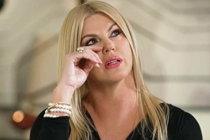 Val Marchiori faz desabafo comovente sobre luta contra câncer de mama - (crédito: Reprodução/Record TV) Val Marchiori faz desabafo comovente sobre luta contra câncer de mama - (crédito: Reprodução/Record TV)