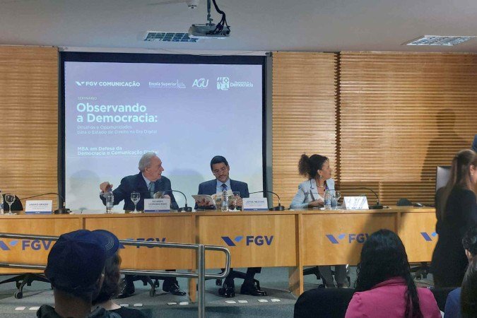 Ministros Ricardo Lewandowski e Jorge Messias participaram de seminário sobre democracia na era digital, realizado  pela FGV -  (crédito: Victor Correia / CB / DA Press)