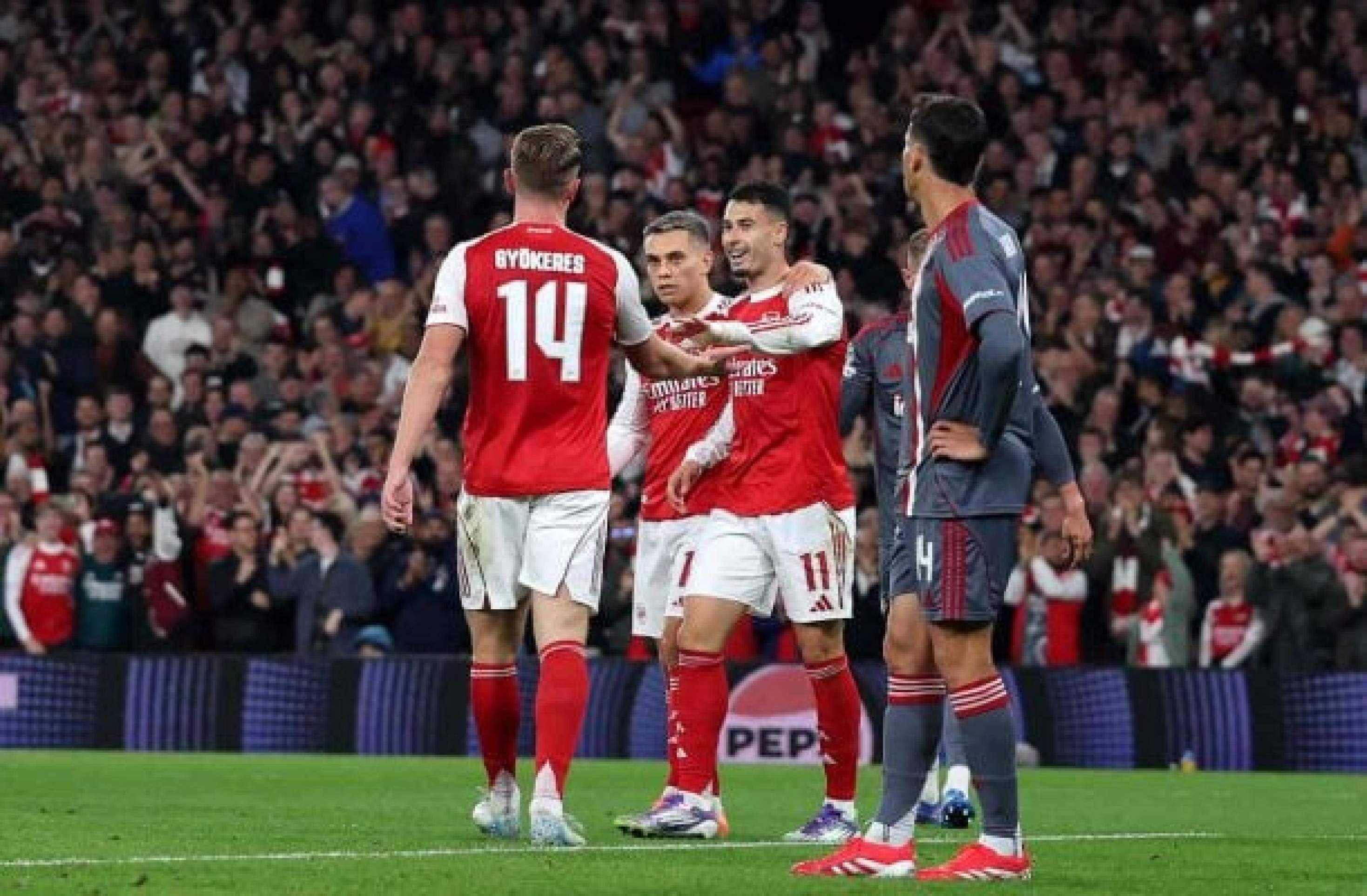 Martinelli marca, Arsenal vence o Olympiacos e segue 100% na Champions
