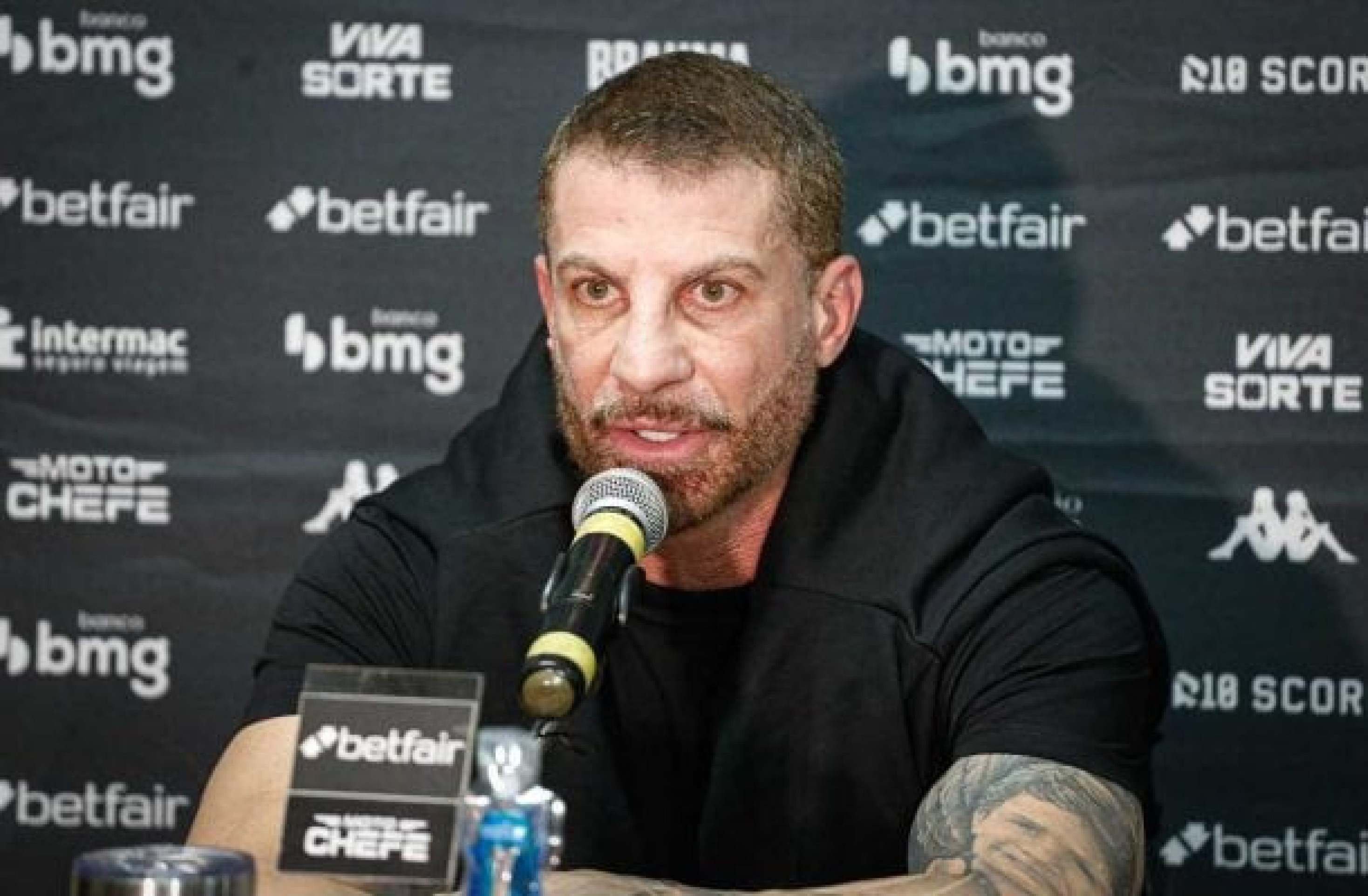 Vasco acerta empréstimo com a Crefisa; saiba valor