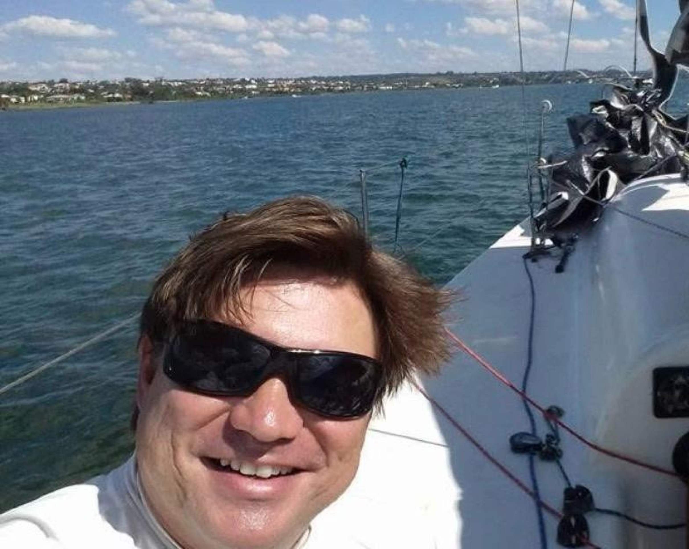 Reginaldo Magno de Sá Júnior. Ele foi do conselho consultivo do Clube Unidade de Vizinhança (108/109 Sul), velejador do Iate Clube