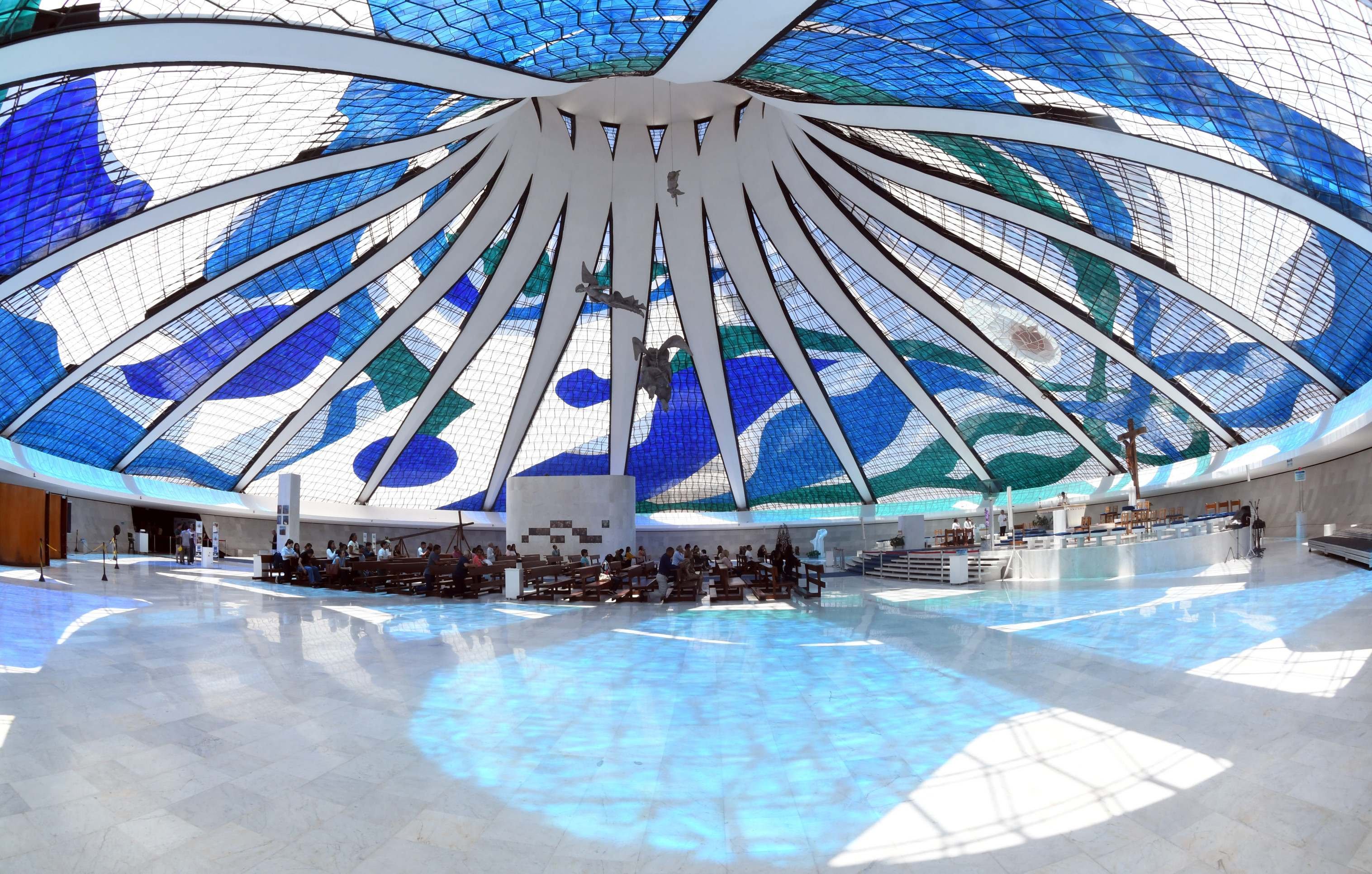 Exposição na Catedral apresenta imagens que unem fé, esperança e missão