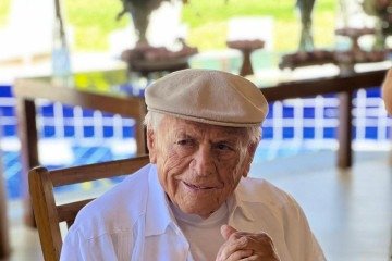 José Oscar Pelucio Pereira morreu aos 96 anos e construiu uma trajetória marcada pela defesa da democracia - (crédito: Arquivo pessoal) José Oscar Pelucio Pereira morreu aos 96 anos e construiu uma trajetória marcada pela defesa da democracia - (crédito: Arquivo pessoal)