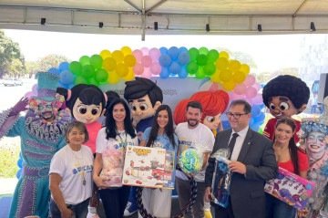 A primeira-dama do DF, Mayara Noronha Rocha, é a idealizadora da campanha Vem Brincar Comigo
 -  (crédito: DAVI CRUZ/DA PRESS)