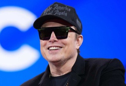 Elon Musk é primeira pessoa a atingir patrimônio de meio trilhão de dólares, segundo lista de bilionários da Forbes -  (crédito: BBC Geral)