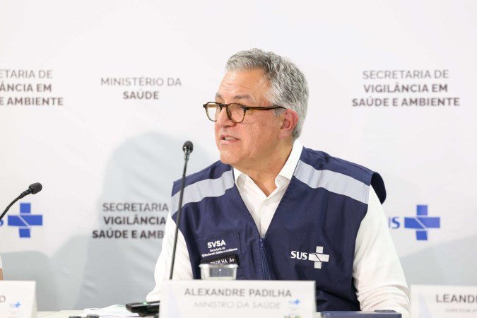  Brasil tem 59 notificações de intoxicação por metanol, alerta governo. Balanço foi apresentado pelo ministro da Saúde, Alexandre Padilha -  (crédito:  Walterson Rosa/MS)