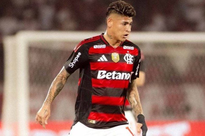 CARRASCAL – Novidade na escalação, caiu mais pela direita, teve um bom momento ofensivo, mas não conseguiu sucesso diante da boa marcação de Kaiki. Melhorou no segundo tempo, jogando mais centralizado, iniciando jogadas e quase fazendo um gol. Saiu aos 36 minutos dando lugar a Luiz Araújo. NOTA 6,5. FOTO: Adriano Fontes/Flamengo