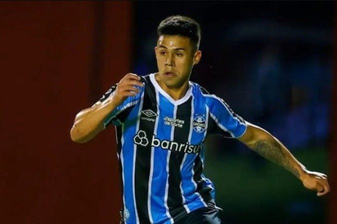 ARAVENA - O atacante entrou no lugar de Alysson no fim da segunda etapa e jogou unido com o time do Grêmio na defesa para manter a vitória por 1 a 0 - NOTA: 6