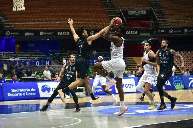 Em jogo muito físico, o Brasília teve dificuldades para neutralizar o Minas, sobretudo no primeiro tempo -  (crédito: João Pires)