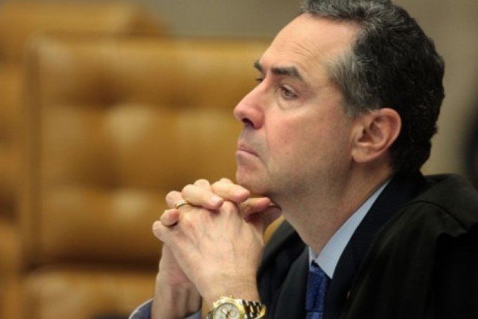 Segundo assessoria do Supremo, Barroso ficará internado durante a noite para passar por uma bateria de exames - Segundo assessoria do Supremo, Barroso ficará internado durante a noite para passar por uma bateria de exames -