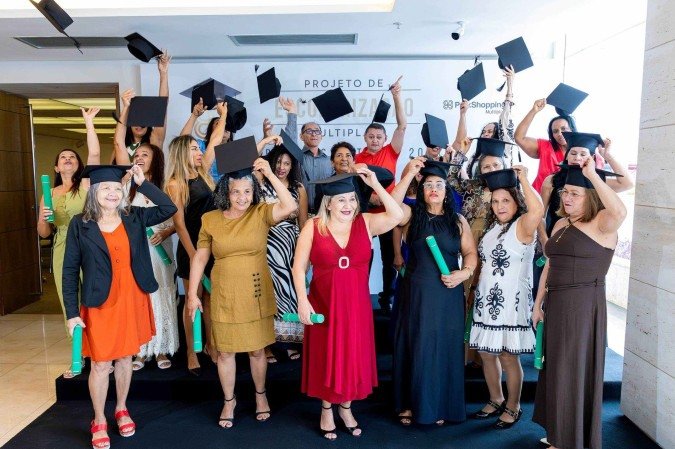 Alunos do Projeto de Escolarização na festa de formatura em 19 de setembro -  (crédito: Divulgação/Cristiano Sergio)