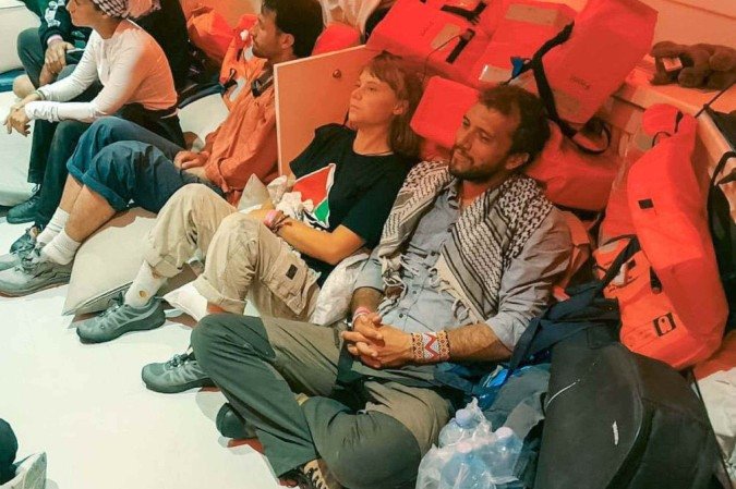 Os brasileiros Thiago Ávila, João Aguiar, Bruno Gilga e Ariadne Telles declararam à embaixada brasileira e aos advogados que aderiram ao protesto -  (crédito: Ministério das Relações Exteriores de Israel)