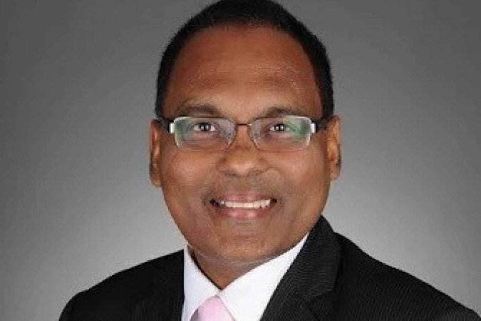 Rohan Gunaratna, editor do Handbook of Terrorism in the Middle East ("Manual do Terrorismo no Oriente Médio")
