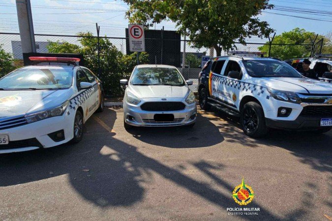 Trio é preso em flagrante com carro roubado no Riacho Fundo I