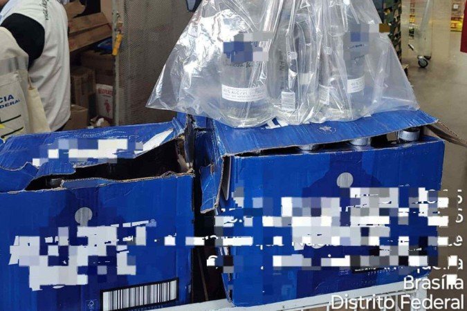 Lote de bebidas apreendido da distribuidora onde o rapper Hungria comprou vodka supostamente adulterada - (crédito: PCDF) Lote de bebidas apreendido da distribuidora onde o rapper Hungria comprou vodka supostamente adulterada - (crédito: PCDF)