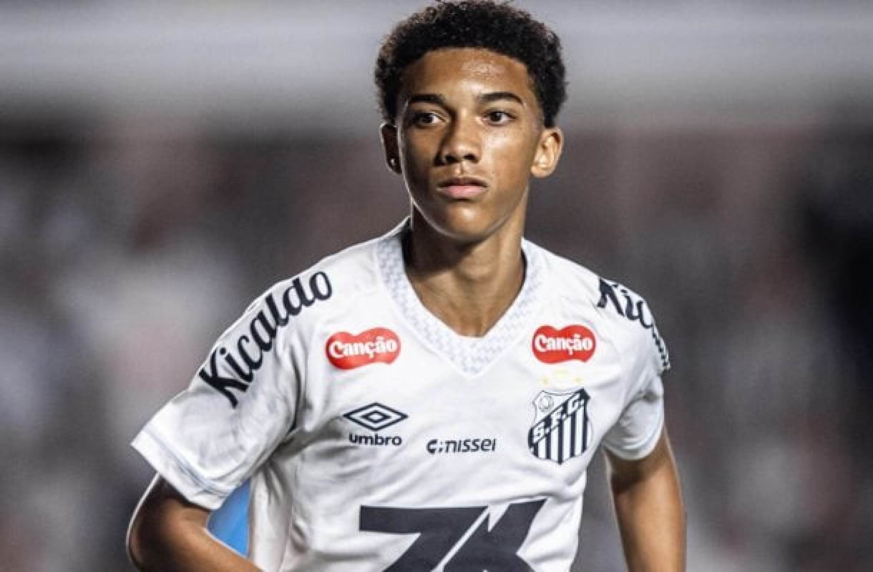 Robinho Jr ganha nova chance e participa de gol do Santos