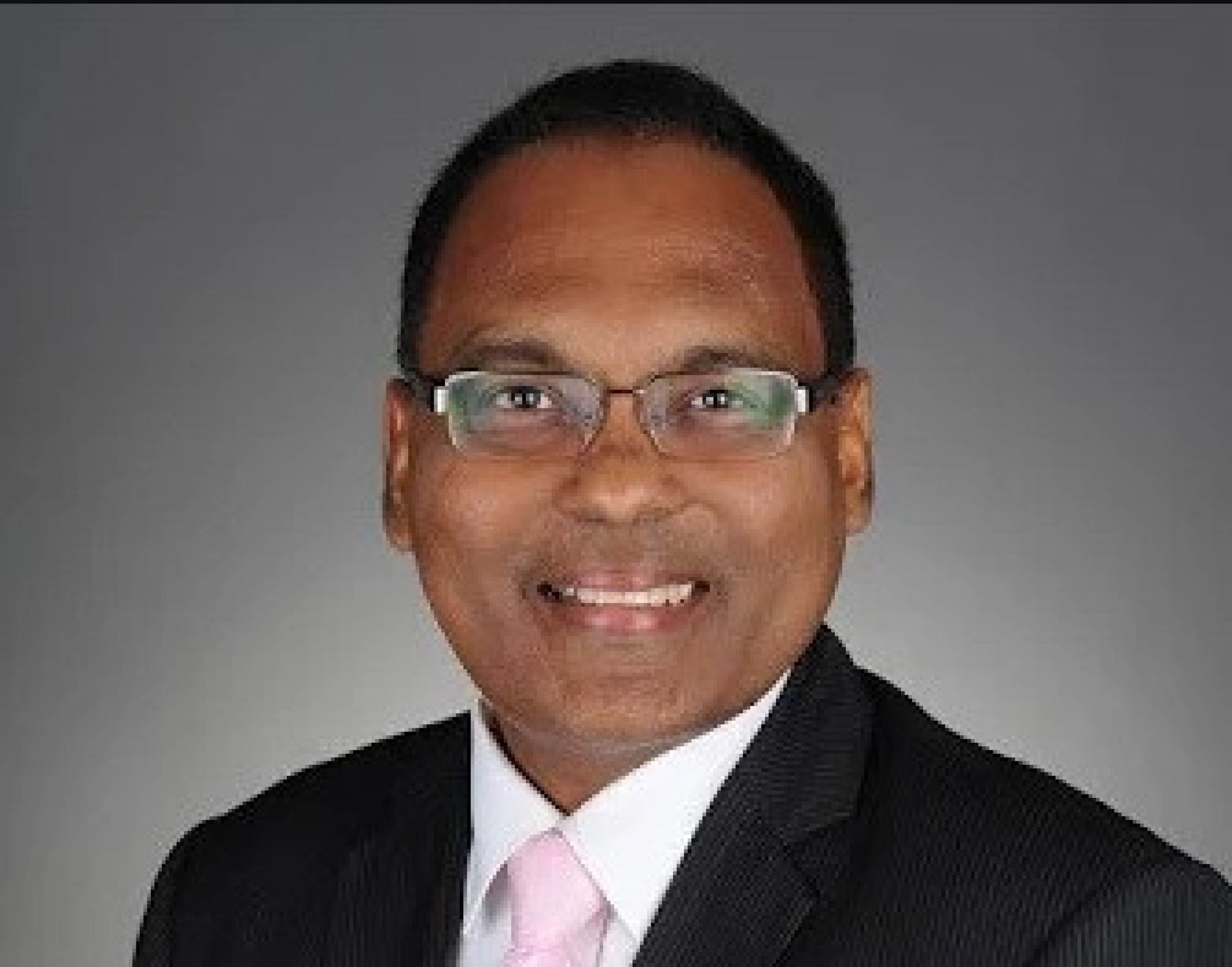 Rohan Gunaratna, editor do Handbook of Terrorism in the Middle East ("Manual do Terrorismo no Oriente Médio") 