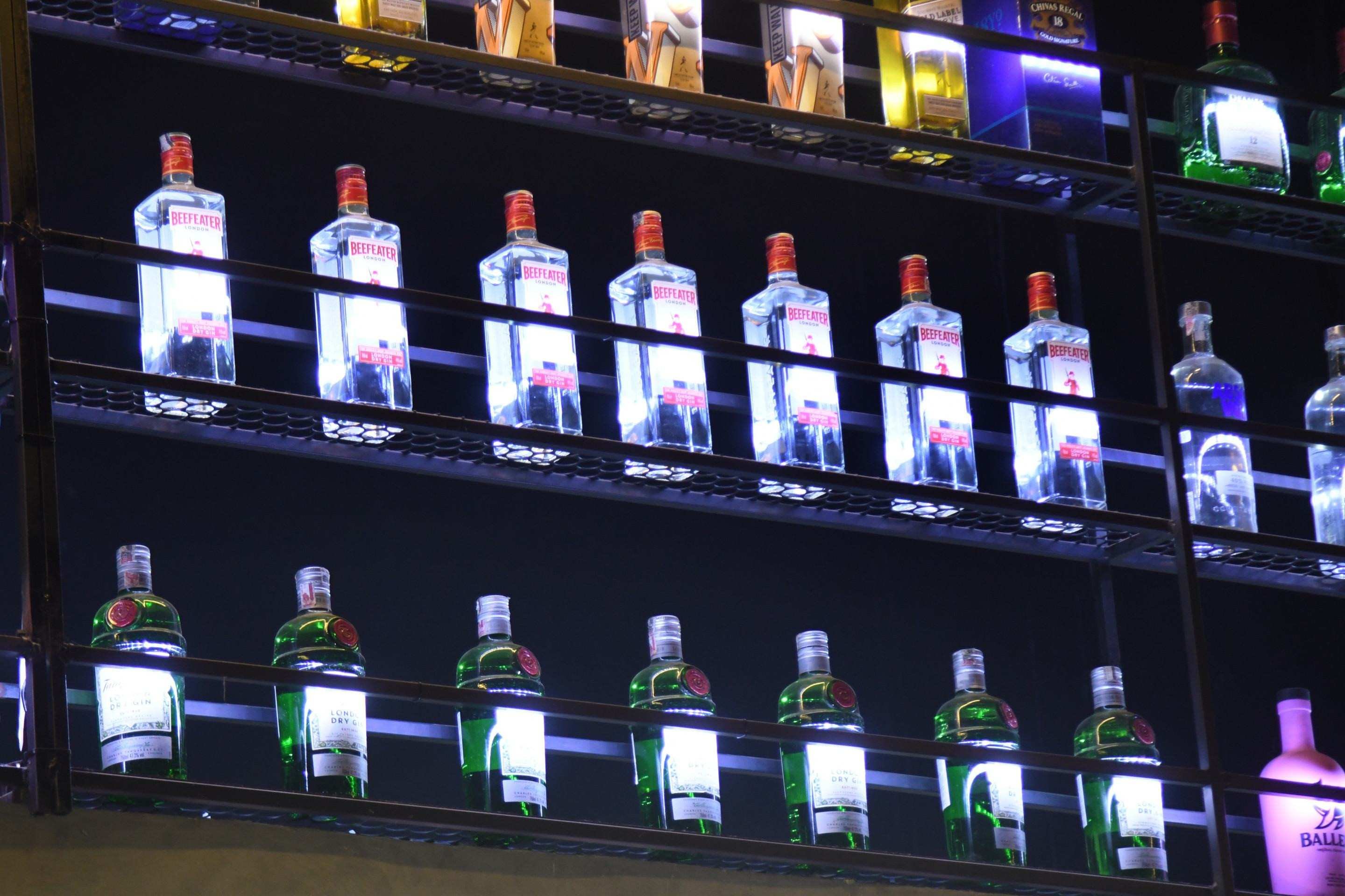 Brasil tem 113 notificações de intoxicação por metanol; 12 mortes são investigadas