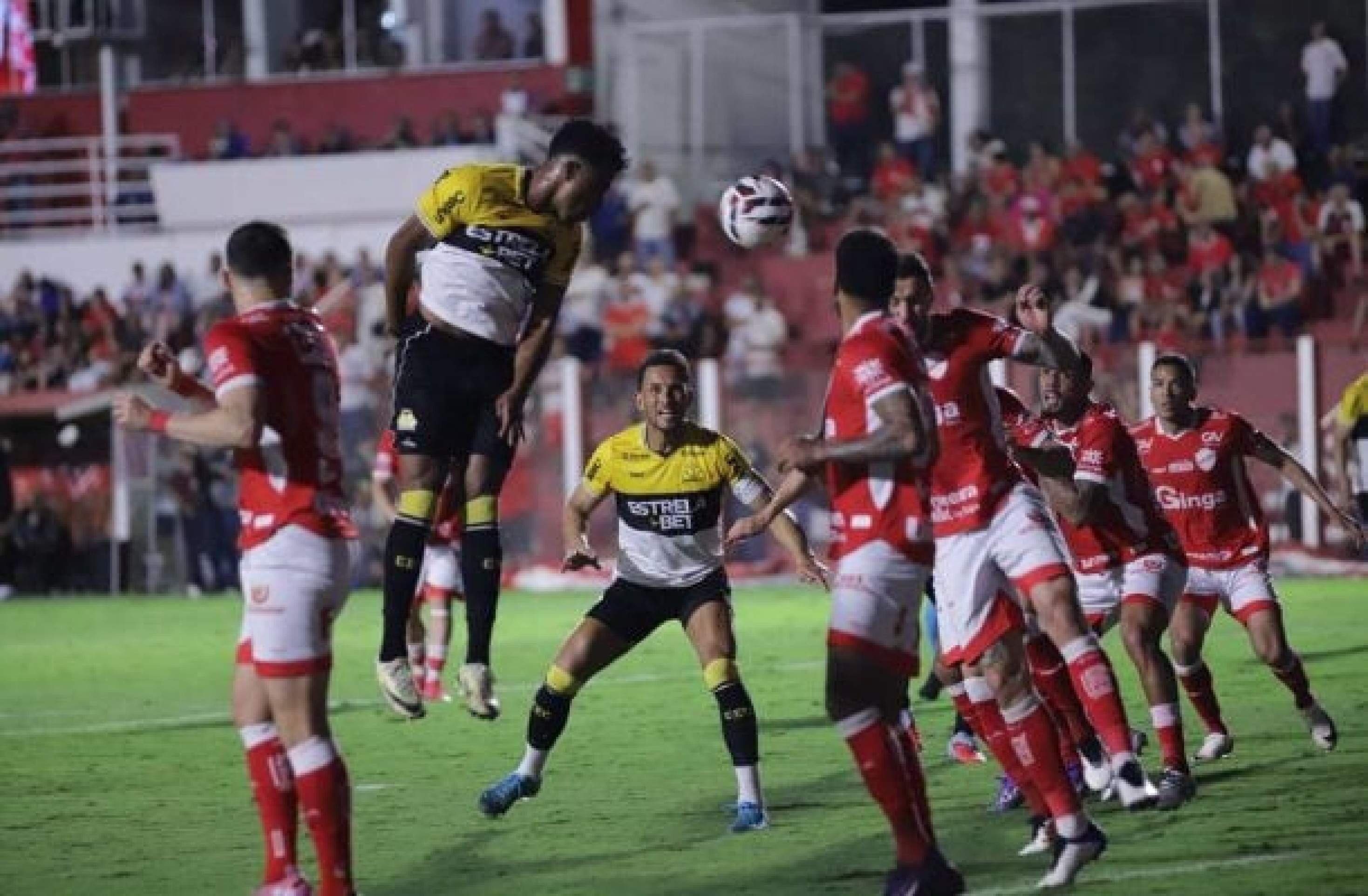 Criciúma busca empate diante do Vila Nova e dorme na liderança da Série B