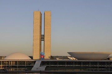  03/10/2025. Crédito: Minervino Júnior/CB/D.A Press. Brasil.  Brasilia - DF. Fachada Congresso Nacional com elefante azul. -  (crédito:  Minervino Júnior/CB)