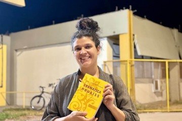 Concurseira Lorena Gonçalves usou ferramentas de Inteligência Artificial para sistematizar os estudos