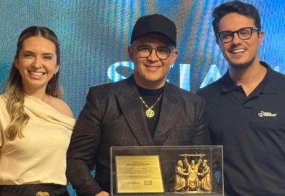 Bruno Avelar é homenageado por Deive Leonardo em Joinville -  (crédito: Divulgação)