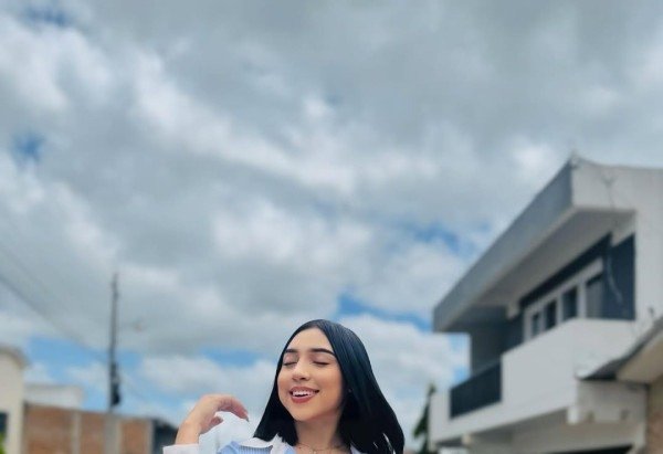 Reprodução/Instagram/@iamjenirivas_