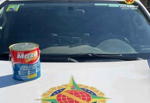 A lata de tinta foi recuperada e entregue ao dono