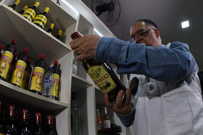Vigilancia Sanitaria apreende bebidas e insterdita distribuidoras