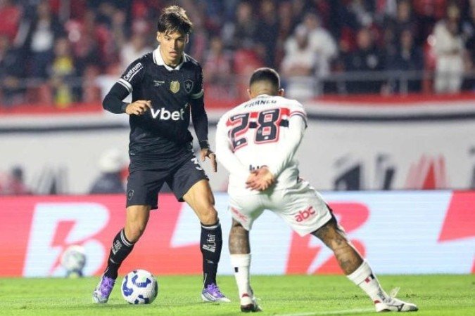 Botafogo voltou ao G4 do Campeonato Brasileiro mesmo com as críticas a Davide Ancelotti - (crédito: Foto: Vitor Silva/Botafogo) Botafogo voltou ao G4 do Campeonato Brasileiro mesmo com as críticas a Davide Ancelotti - (crédito: Foto: Vitor Silva/Botafogo)