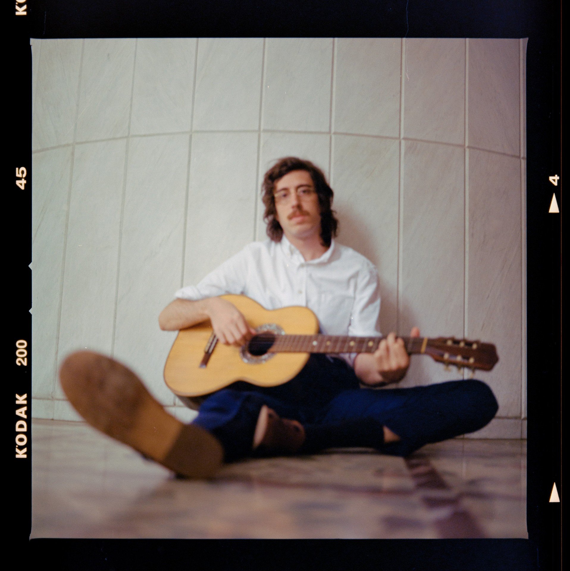 Tim Bernardes é atração do Festival Estilo Brasil