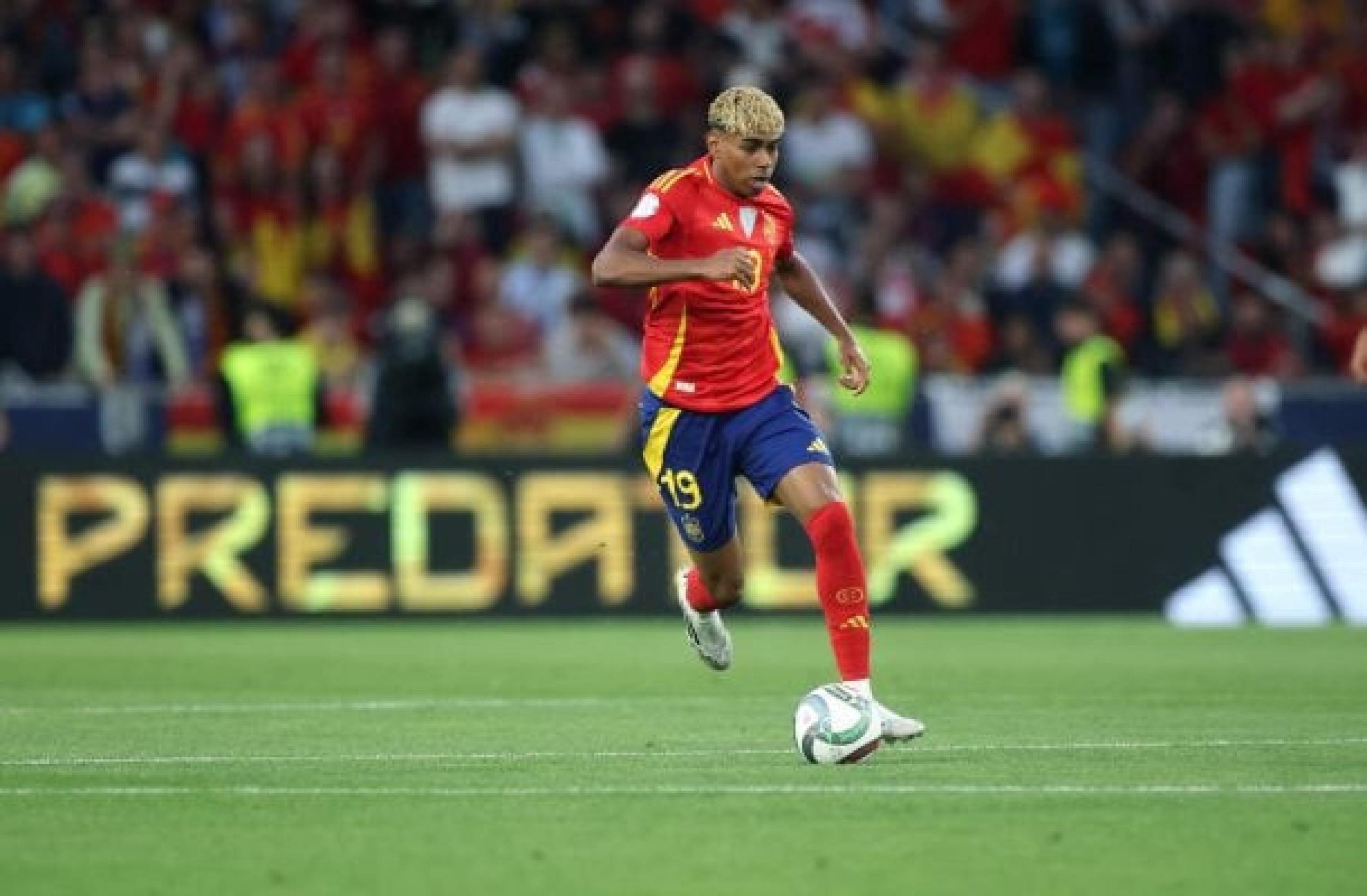 De la Fuente convoca Espanha para Eliminatórias e rebate críticas de Flick sobre Yamal