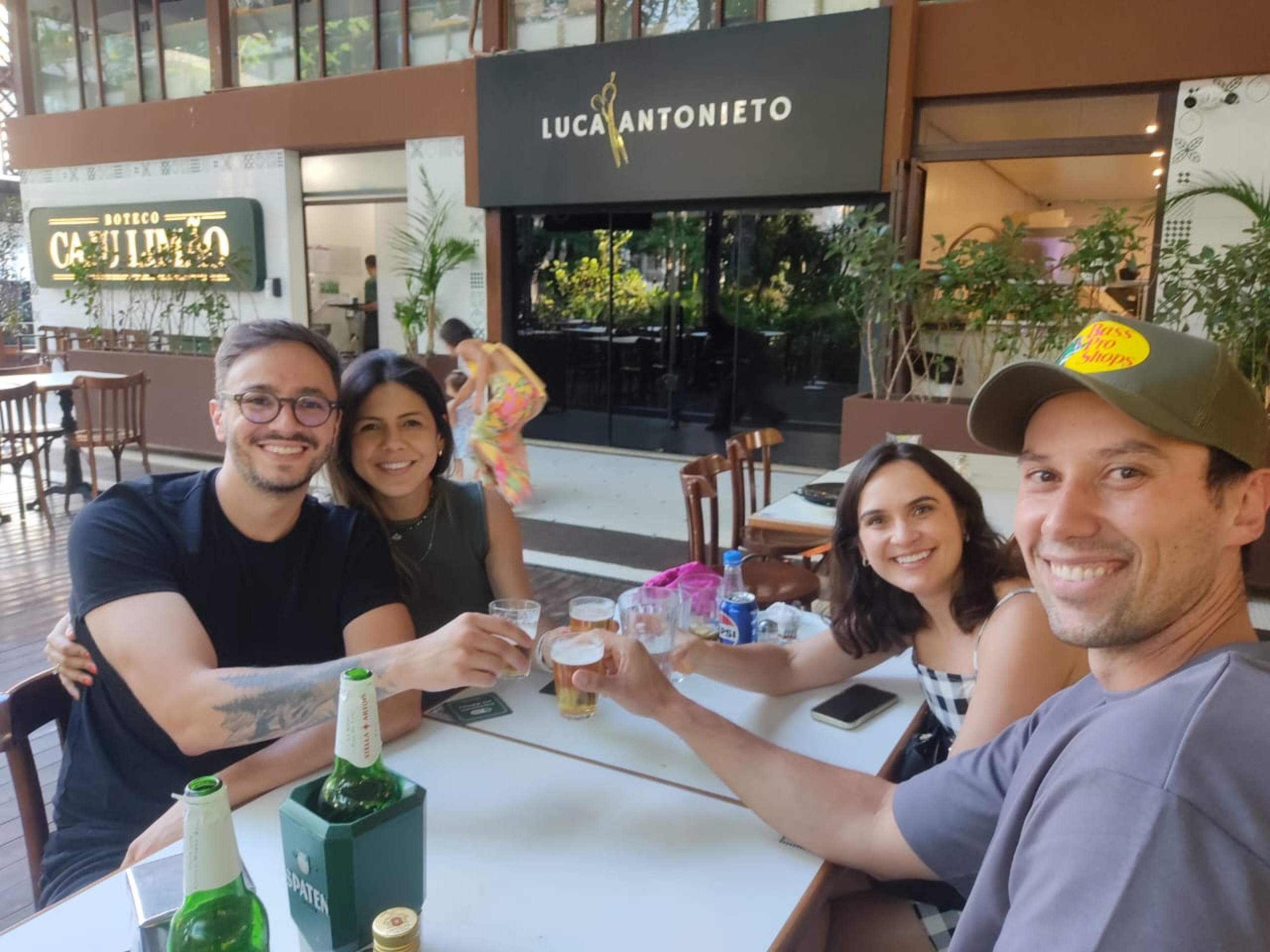 Após intoxicações por metanol, brasilienses evitam destilados