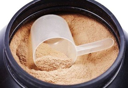 Derivado do soro do leite, o whey protein é um suplemento popular entre aqueles que buscam ganhar massa muscular ou complementar a ingestão de proteína na dieta.  -  (crédito:  Flickr Você Fitness)