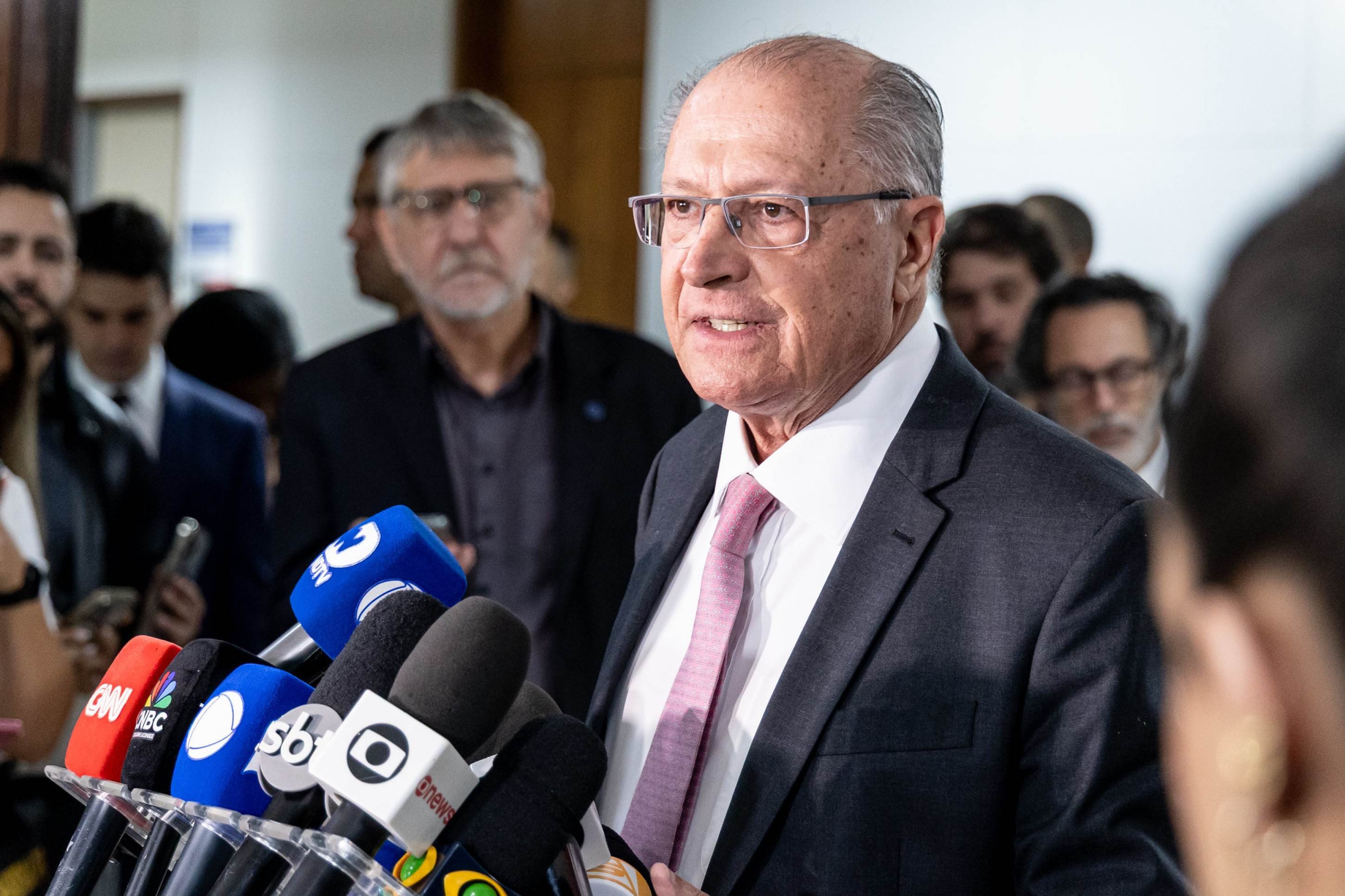 Alckmin avalia nova MP contra tarifaço, caso Programa Brasil Soberano caduque