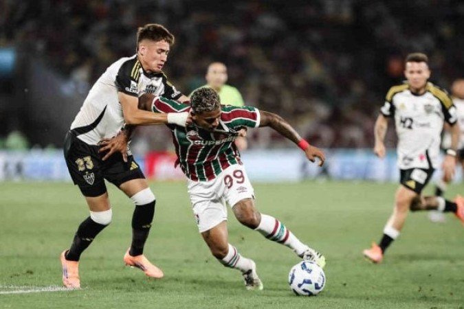 JOHN KENNEDY â?? Parece que com ZubeldÃ­a Ã© o primeiro reserva de Cano no comando do ataque, deixando Everaldo como segunda opÃ§Ã£o. ComeÃ§ou como titular e mostrou efetividade. Foi de um chute seu que saiu o rebote para o gol de Samuel Xavier. Teve outras oportunidades, alÃ©m de segurar a defesa atleticana.  No segundo tempo, deu a assistÃªncia para o gol de Serna. NOTA 7,0. Foto: Lucas MerÃ§on/Fluminense