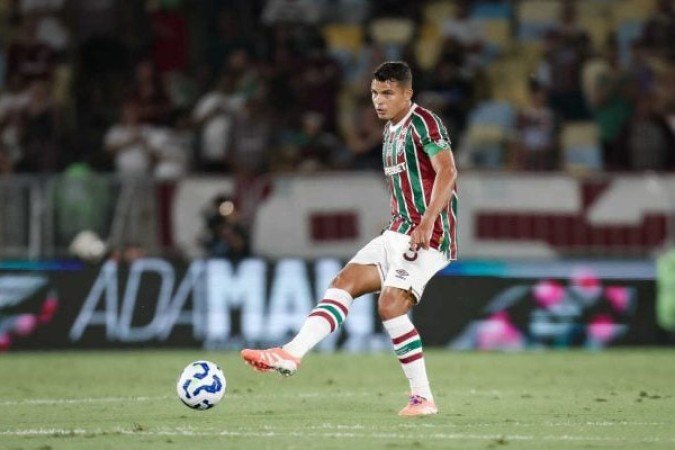 THIAGO SILVA – Fez seu jogo 200 pelo Flu. Com a qualidade de sempre na marcação e fechando espaços, conseguindo anular os ataques pelo setor direito da defesa. NOTA 7,0. Foto: Marcelo Gonçalves/Fluminense