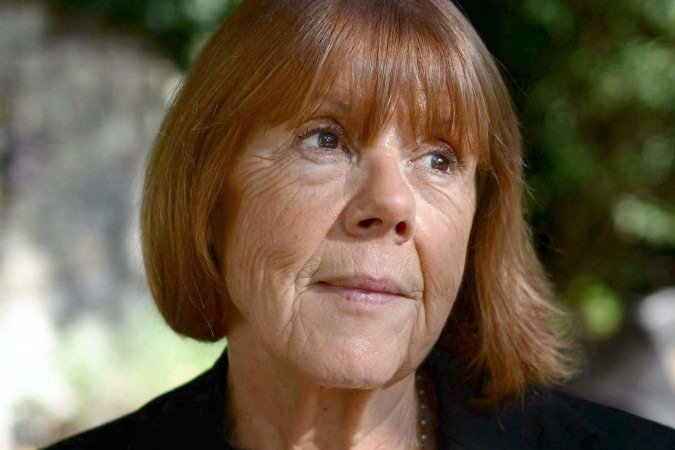 Gisèle Pelicot foi aclamada em todo o mundo pela sua coragem em confrontar publicamente os seus agressores - (crédito: EPA) Gisèle Pelicot foi aclamada em todo o mundo pela sua coragem em confrontar publicamente os seus agressores - (crédito: EPA)