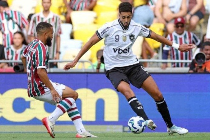 RAMOS - A Girafa teve imposição física e boa alternativa por cima. Mas as cabeçadas não saíram com perigo à meta colorada. Por baixo, não arrumou nada - NOTA: 4,5 - Foto: Vitor Silva/Botafogo 