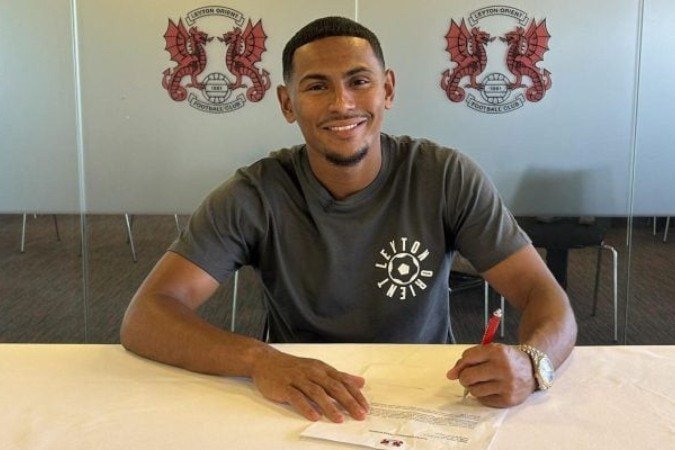 Demetri Mitchell usou o ChatGPT para negociar seu novo contrato com o Leyton Orient -  (crédito: - Divulgação)
