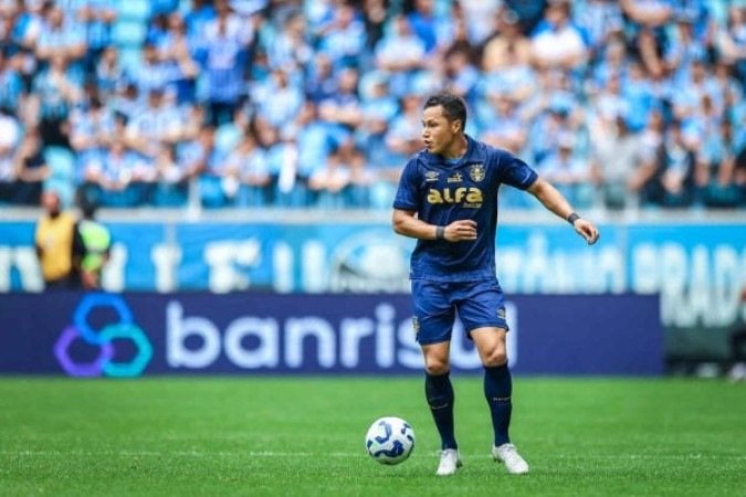 MARLON - Outro que foi bem na partida, principalmente no primeiro tempo. Criou boas jogadas e marcou corretamente, mas cometeu pênalti (duvidoso) quando uma finalização bateu nele, no último minuto - Nota 6,0 - Foto: Lucas Uebel/Grêmio 