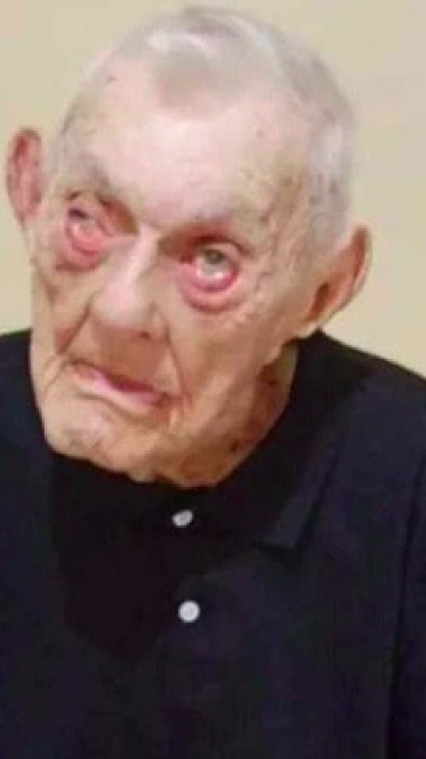 Reconhecido como o homem mais velho do mundo, o agricultor cearense João Marinho Neto, de 112 anos, segue uma dieta  administrada por uma nutricionista, mas não dispensa quatro itens que adora. E causou surpresa ao fazer a revelação:  café, uvas, galinha caipira e, acredite, rapadura. 
 -  (crédito: Reprodução / LongeviQuest)