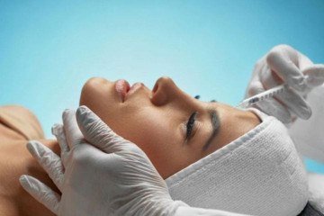 Anvisa alerta para riscos de uso indevido de preenchedores dérmicos - Freepik/Artphoto Studio 