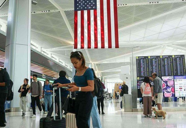 Francis Chung / Getty