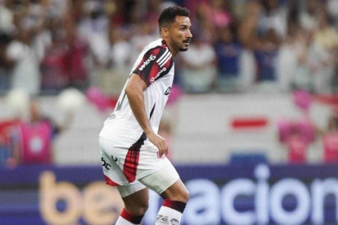 Danilo durante o confronto entre Flamengo e Bahia, em Salvador -  (crédito: Fotos: Gilvan de Souza/Flamengo)
